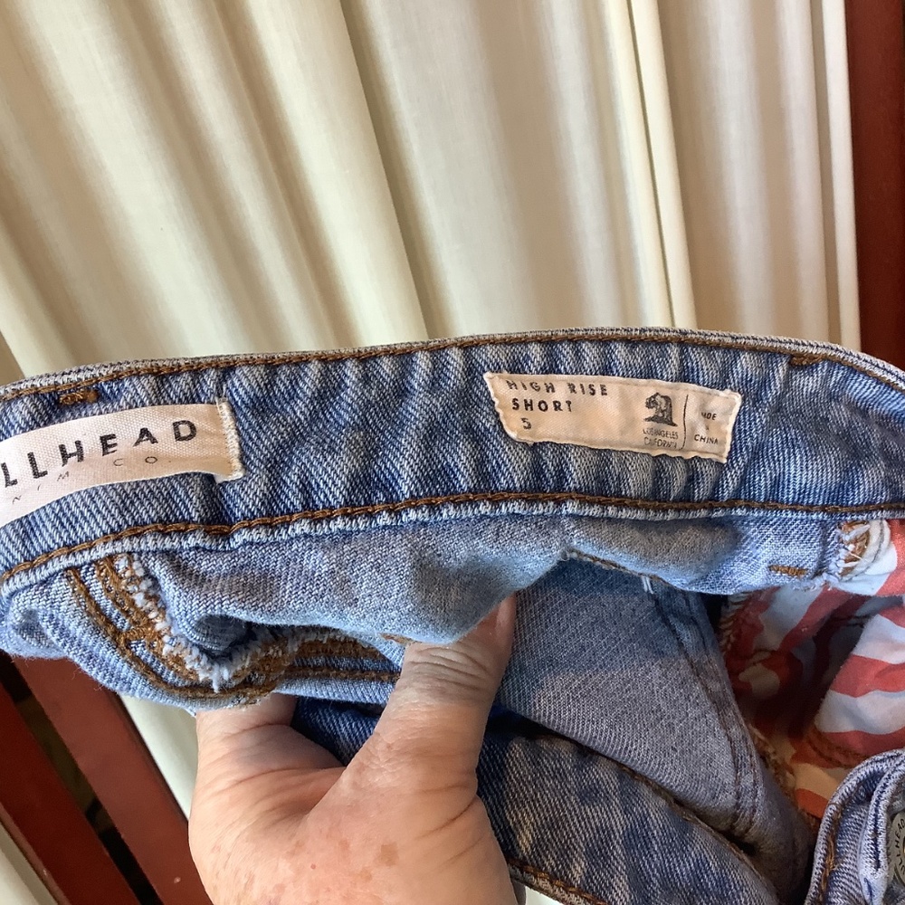 Bullhead Denim Jeans Shorts Distressed Cuffed Flag Pockets Size 5 - Picture 5 of 7